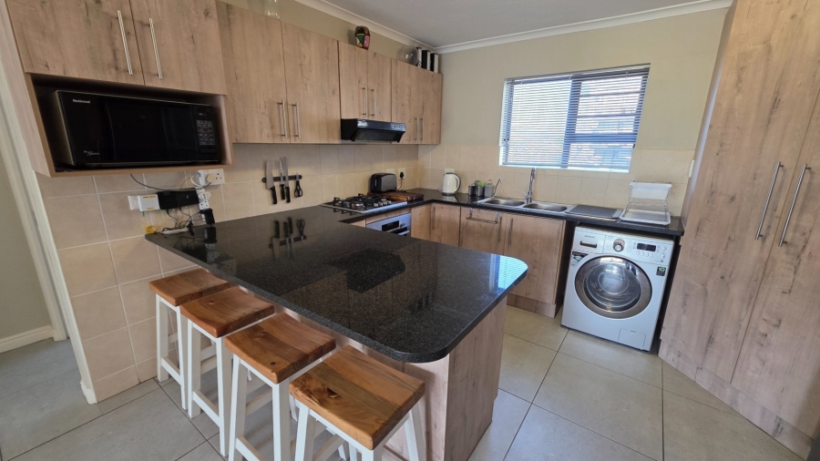 2 Bedroom Property for Sale in Hartenbos Central Western Cape